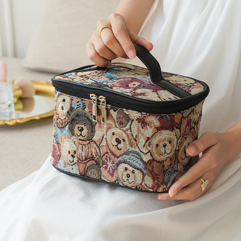 Women\'s cosmetic bag, portable large capacity cartoon bear, cosmetic storage bag, double zipper design, travel toiletry bag