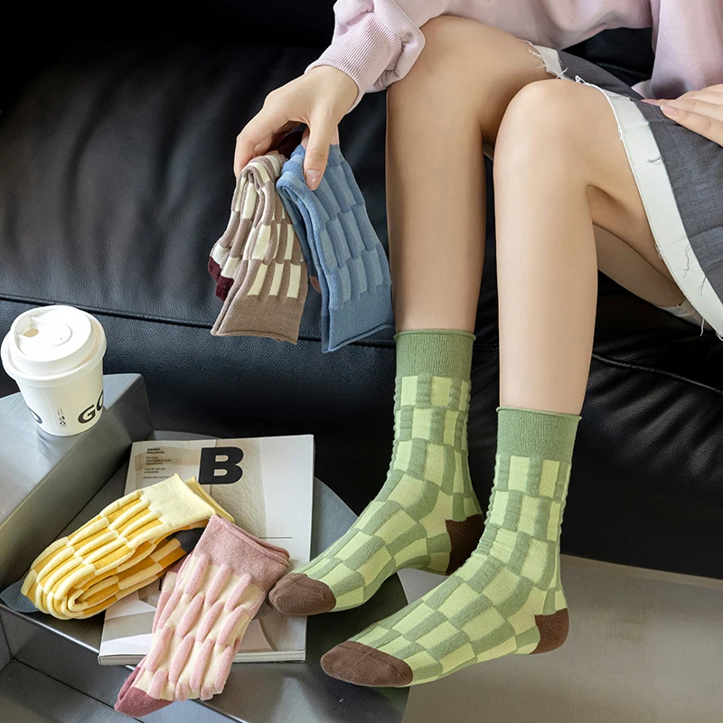 New Four Seasons Middle Tube Women's Socks 5A Antibacterial Curled Plaid Biscuit Loose Mouth Cotton Skincare Trendy Socks 305