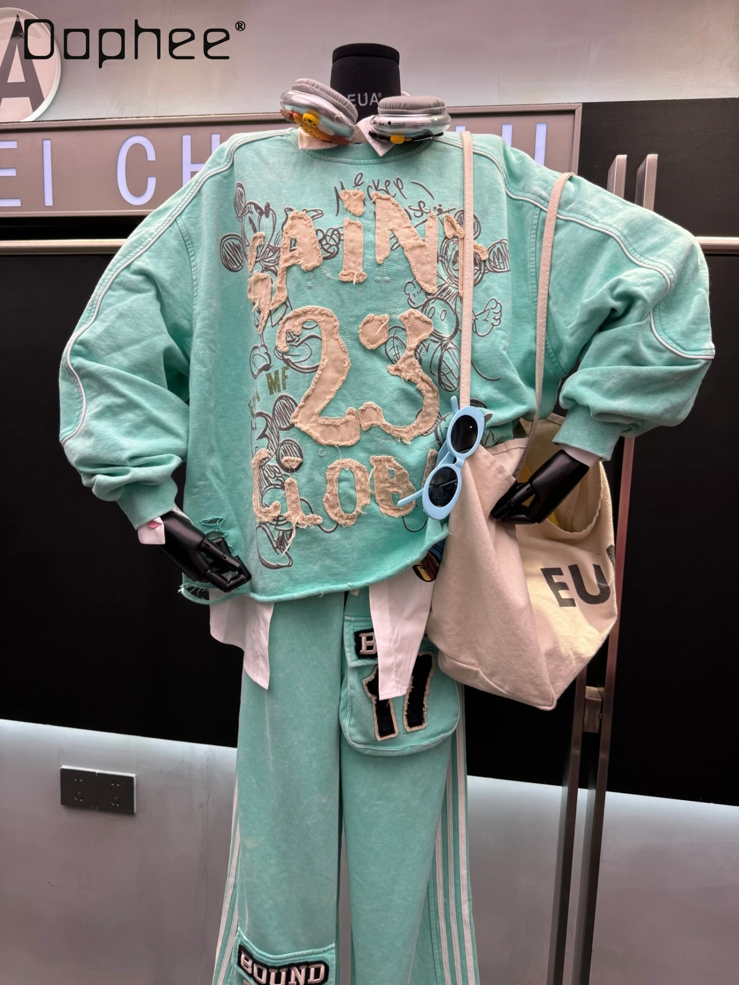 

Женская толстовка в европейском стиле, осень 2023, новинка, тяжелый вышитый буквенный круглый вырез, свободный крой, универсальный топ с героями мультфильмов