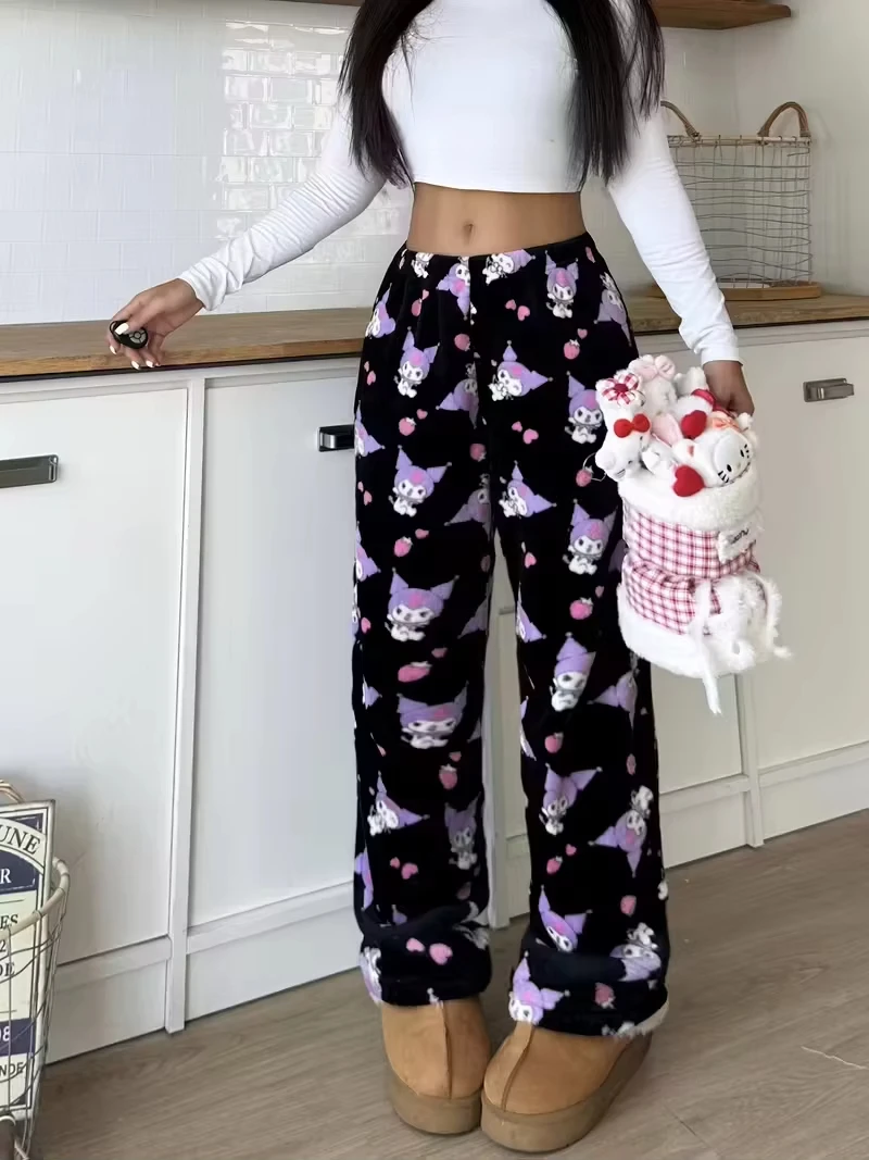 MINISO شتاء جديد Kuromi منامة مثير المرأة دافئ طويل بنطلون بيجاما الكرتون ثلاثية الأبعاد طباعة الدافئة الفانيلا بنطلون الوالدين والطفل الزي