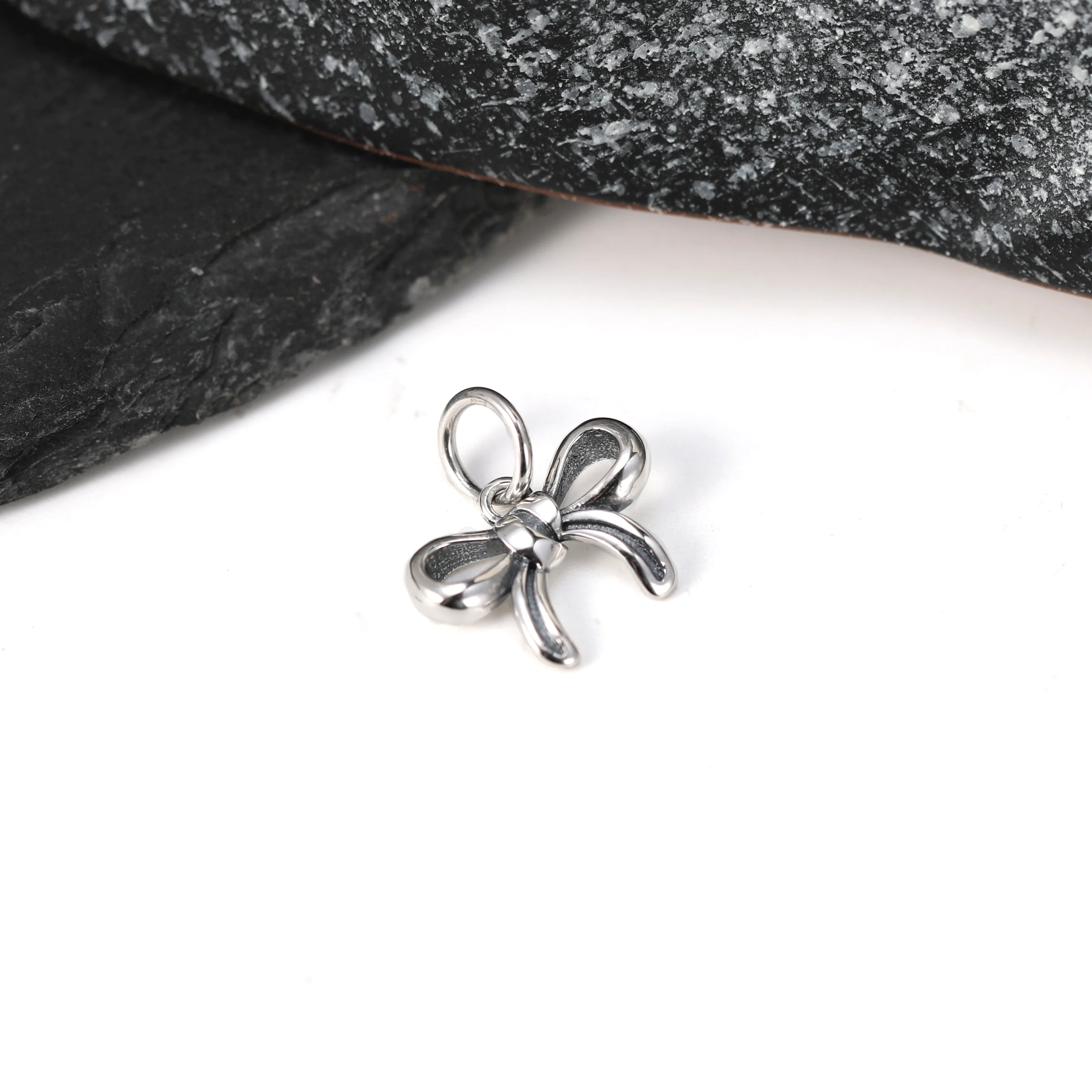 

DJ027 genuine 925 sterling silver fashionable and exquisite keychain accessory with bow pendant