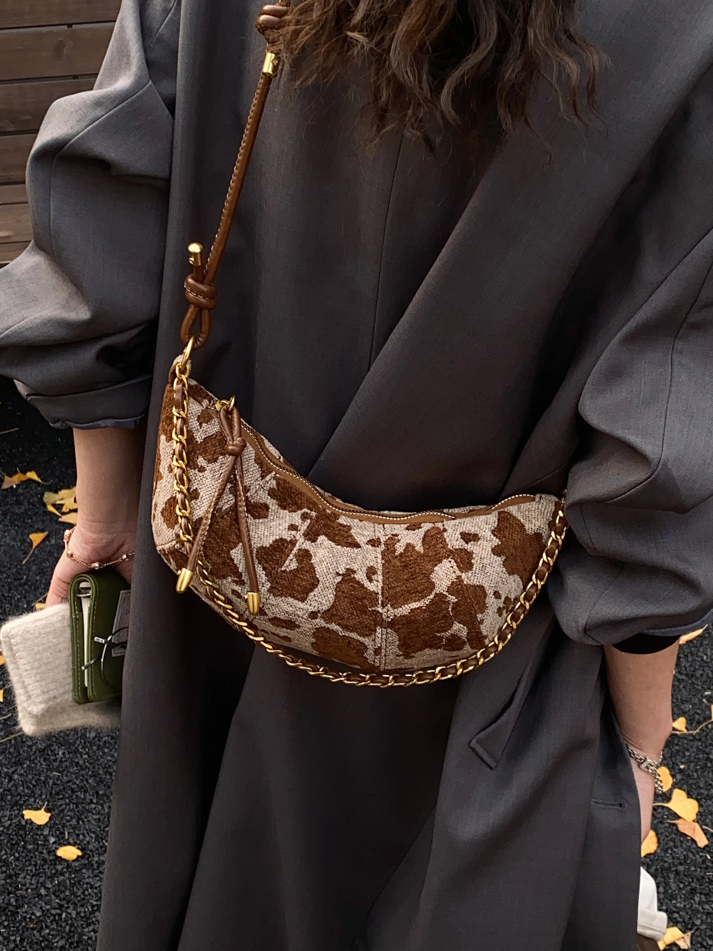 

Корейская версия, трендовая женская сумка через плечо, персонализированная модная сумка через плечо с леопардовым принтом и цепочками, осенние винтажные сумки-мессенджеры