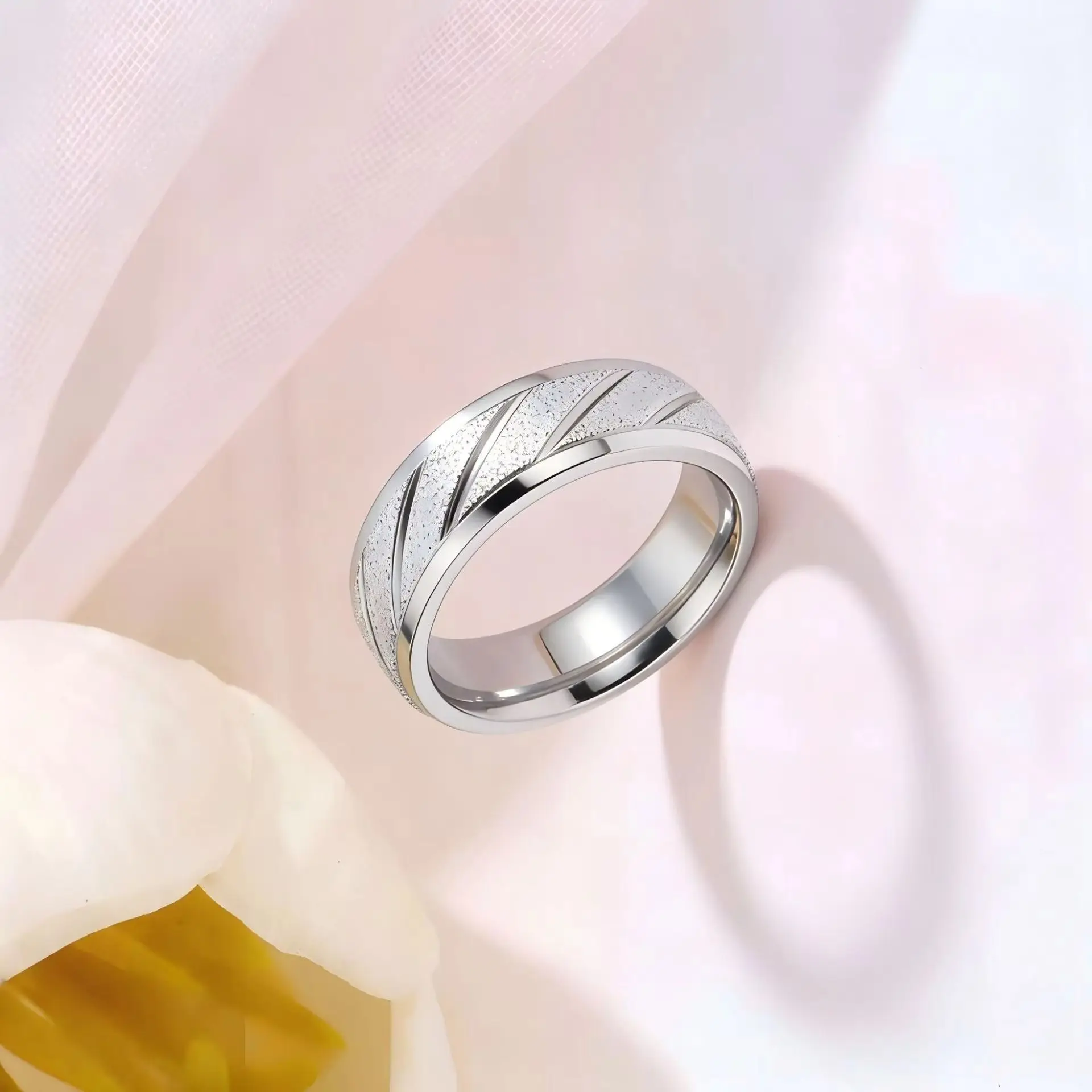 

Fashionable stainless steel couple rings, men's and women's fashionables minimalist jewelry ring wholesale of various size 7-12