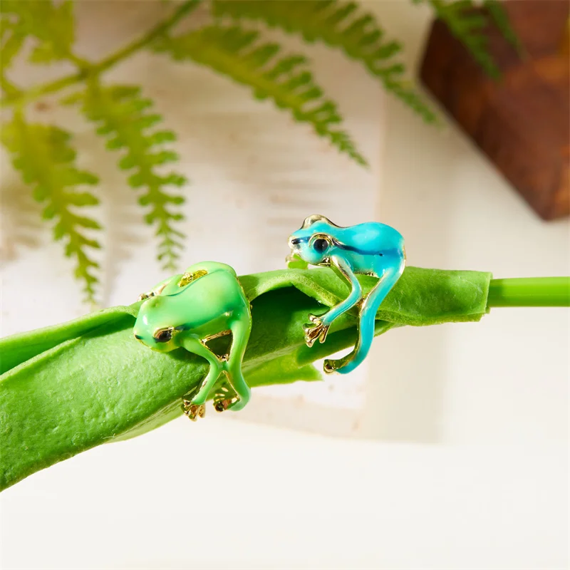 Funny Weird Realistic Green Tree Frog Animal Rings for Women Men Artistic Design Opening Resizable Ring Statement Jewelry Gift