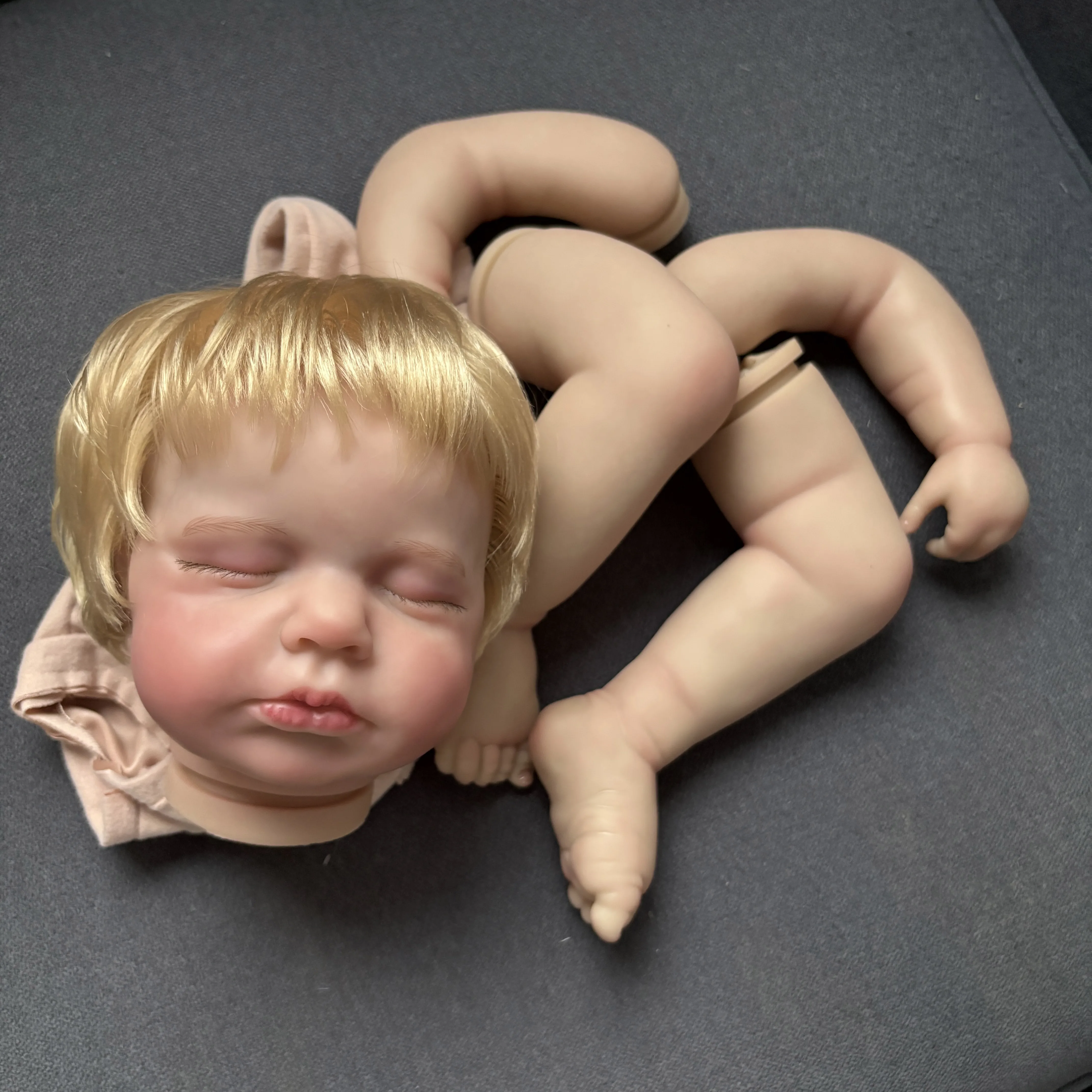 Kit de muñeco realista Loulou Asleep de 19 pulgadas, pelo dorado con raíces a mano, piezas de muñeca pintadas de múltiples capas suaves y realistas con cuerpo de tela