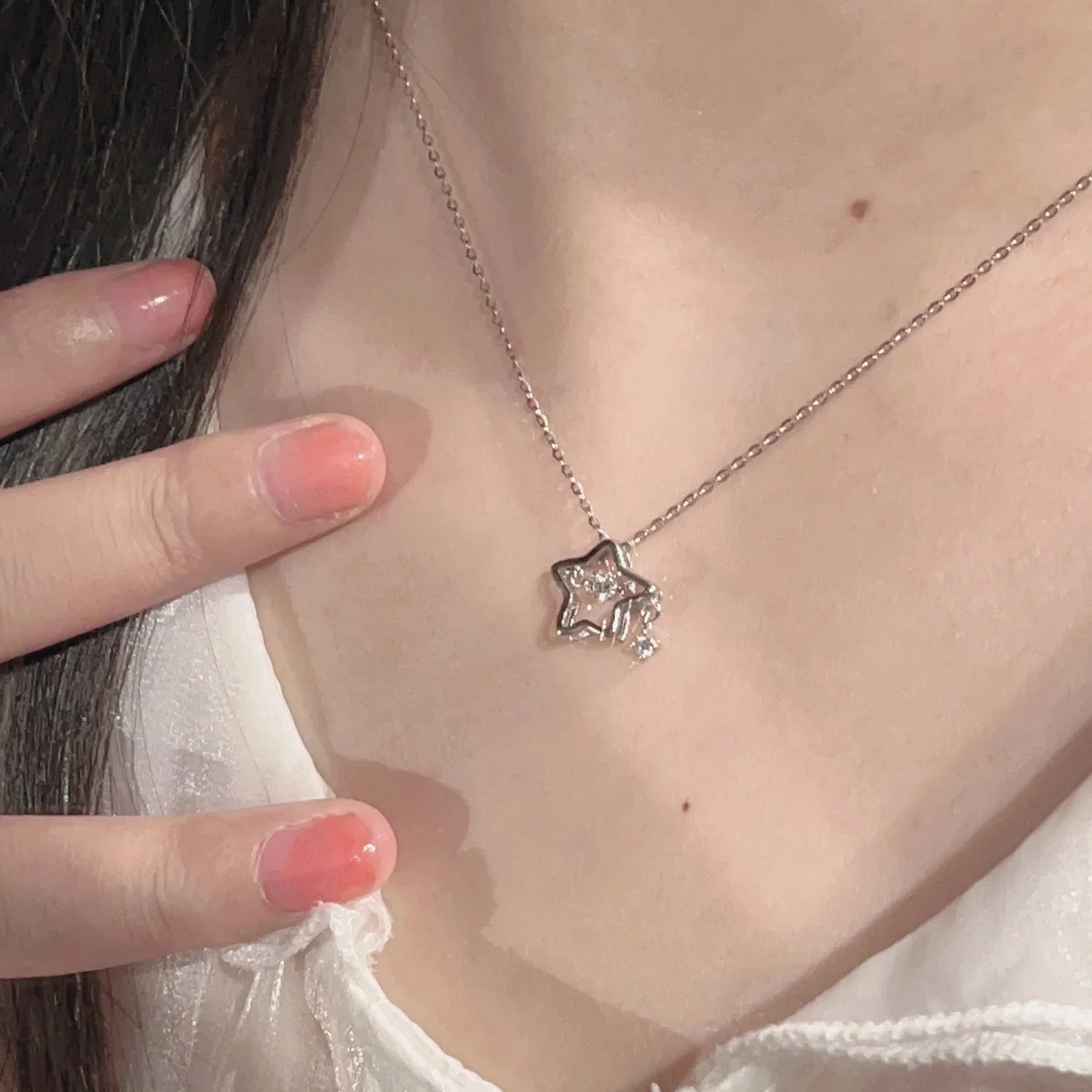 Sweet Double Layer Zircon Hollow Star Pendant Necklace for Women Delicate Sliver Color Chain Charm Elegant Fashion Jewelry Gifts