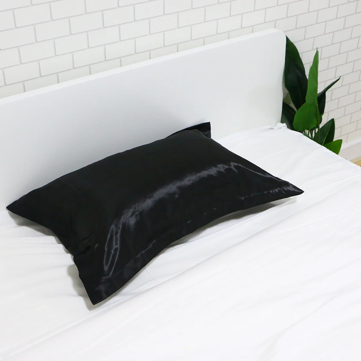 

1pcs Silk Pillowcase Ice Silk Cushion Cover Invisible Zipper Summer Home Coffee Shop Library Party Pillow Covers For
