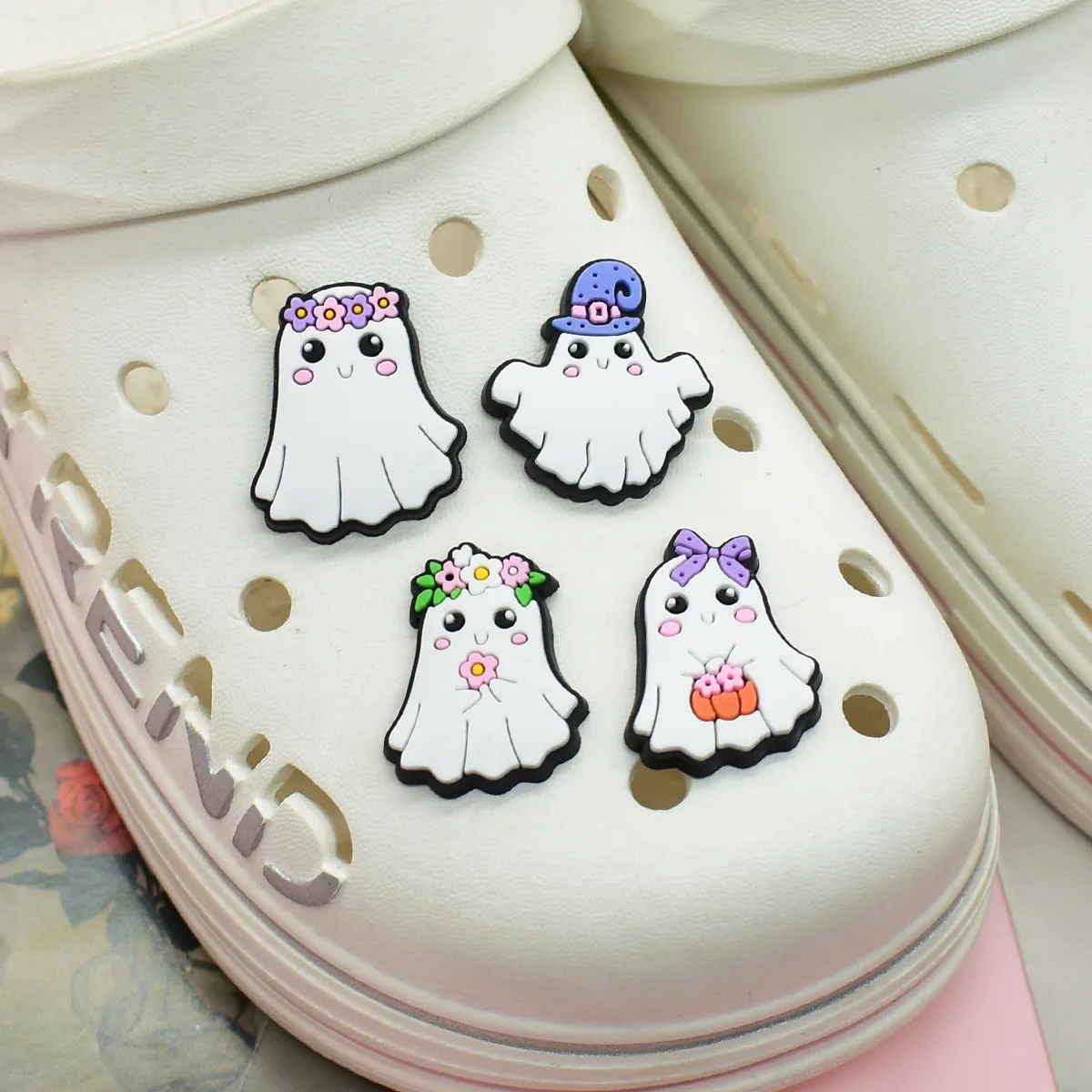 12Pcs Cartoon Pastel Ghost Shoe Charms Soft PVC Clog Decoration Halloween Shoe Accessories Fit Wristband Kids Party Gift