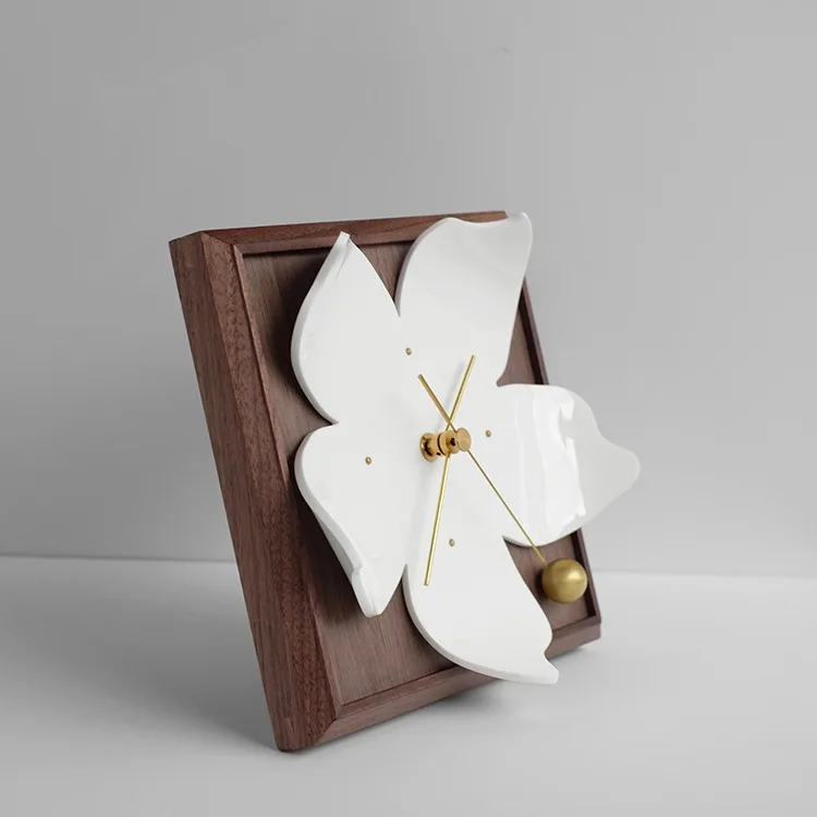 Nuevo reloj de mesa original con bonito flor de cerezo, reloj de mesa nórdico simple a la moda para sala de estar, decoración silenciosa de escritorio