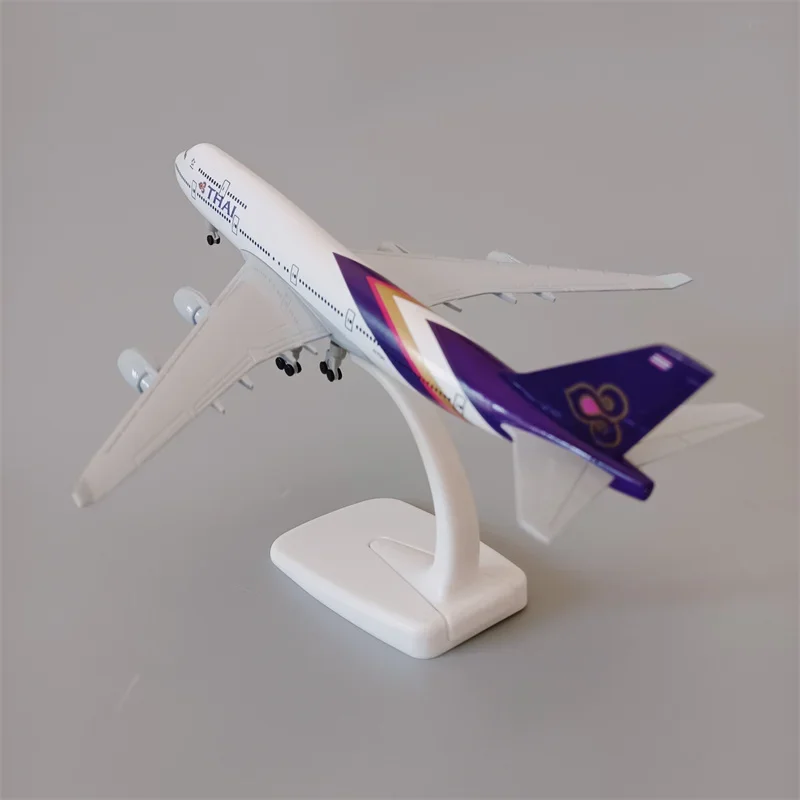 20 cm Modellflugzeug Thailand Air Thai B747 Airlines Boeing 747 Airways Druckguss-Metalllegierungsflugzeug Modellflugzeug mit Rädern