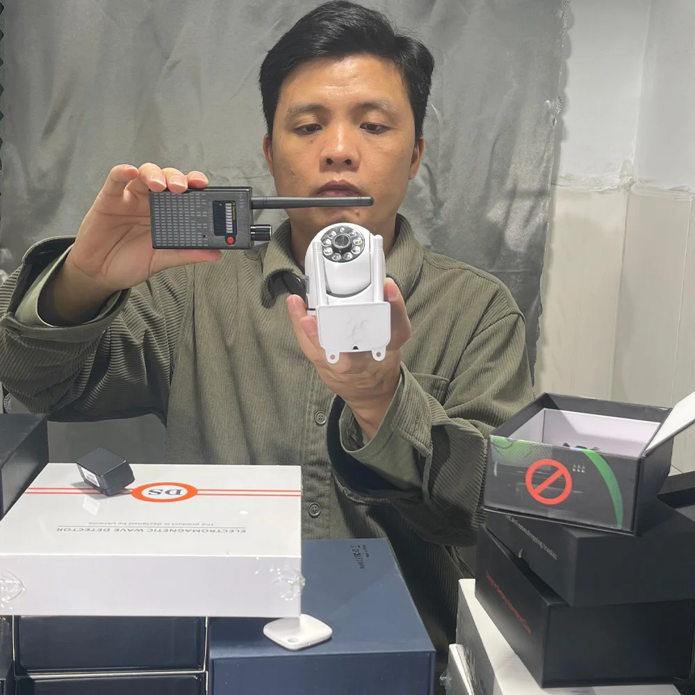 

Портативный детектор G318: сканер радиосигналов, обнаружитель скрытых камер, GPS-трекеров и жучков для защиты конфиденциальности. Профессиональное устройство.