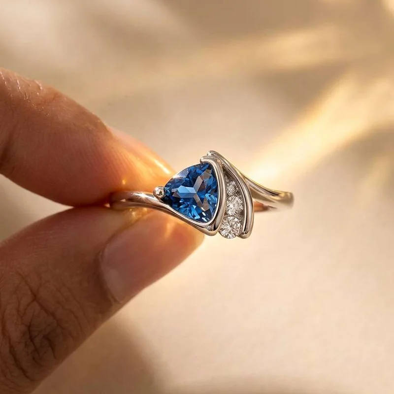 Women's 925 Sterling Silver Blue Triangle Zircon Engagement Ring