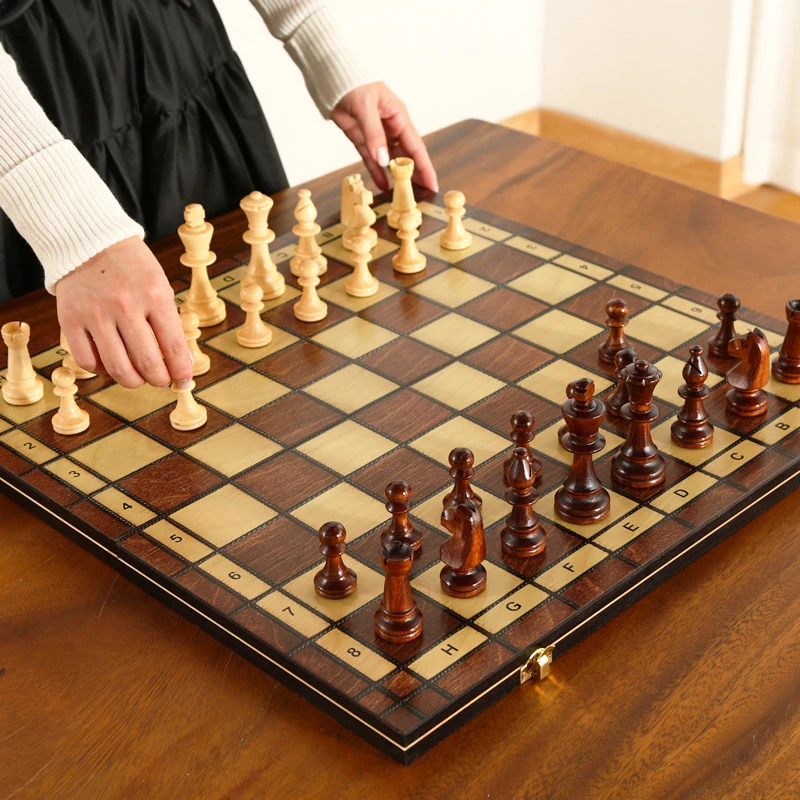 Retro 4 Queens Wooden Chess Set Wooden Chess Pieces Foldable 24/29/34/39 Wooden Chessboard Chess Table Board Game