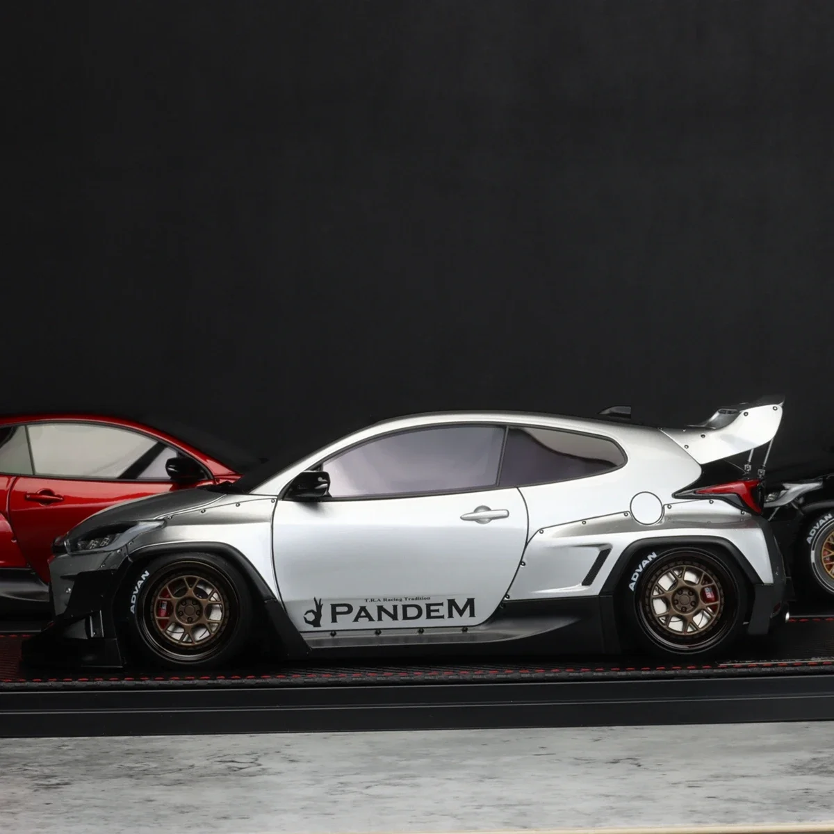 IG 1:18 야리스 PANDEM GR 4BA JDM 시뮬레이션 한정판 레진 메탈 정적 자동차 모델 장난감 선물