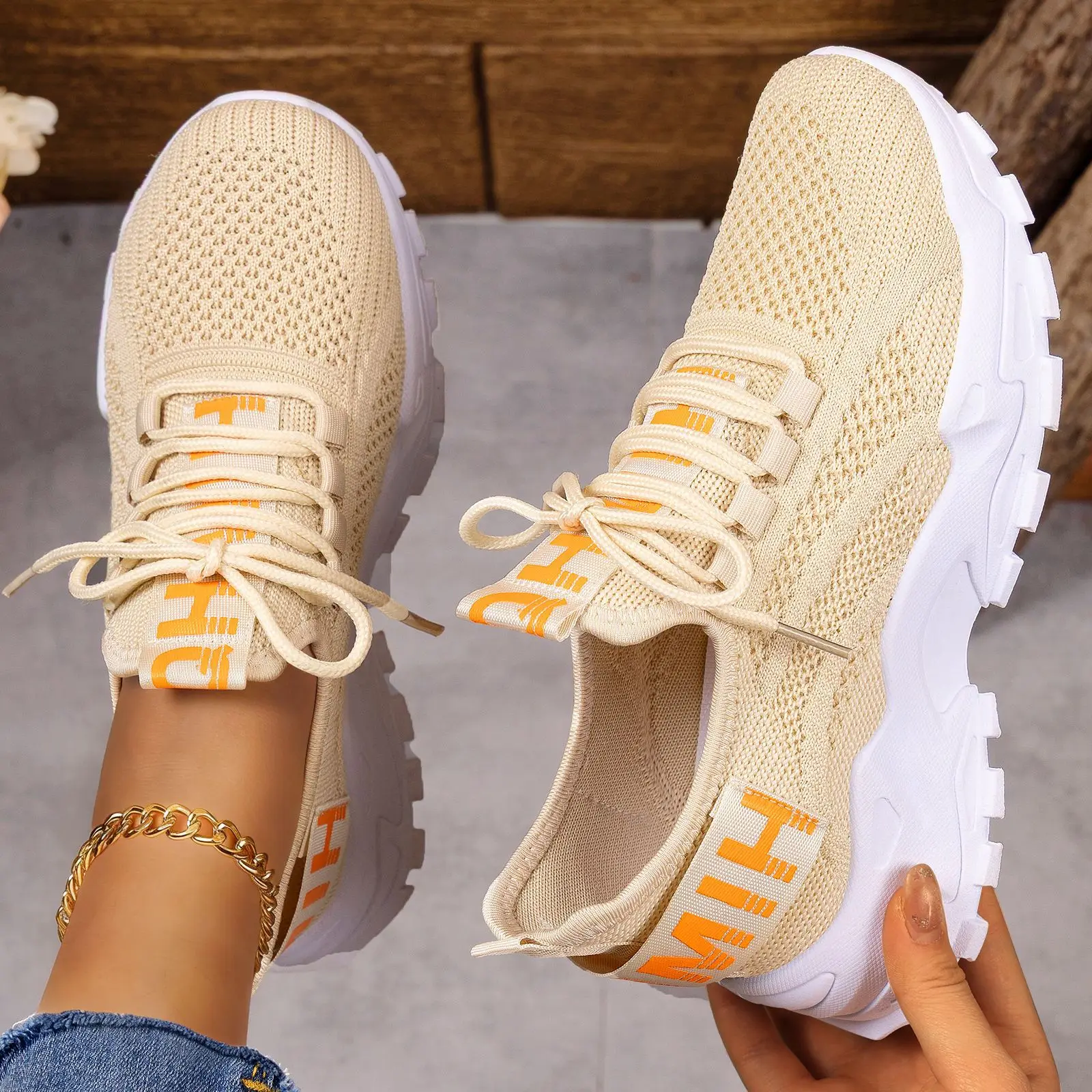 Women\'s Casual Breathable Sports Shoes Soft Sole Autumn Running Mesh Comfortable Flying Knit Single Sneakers