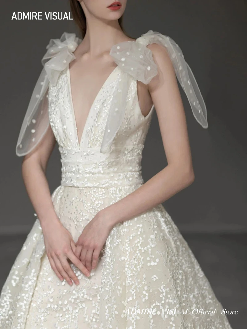 Abito da sposa più nuovo a-line pizzo profondo scollo a v con apertura sul retro abito da sposa principessa su misura Vestidos De Novias