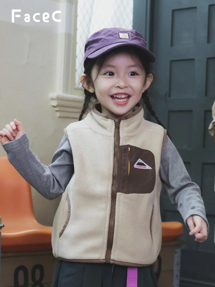 Outdoor Fleece Vest for Children Warm Outerwear for Boys And Girls Trendy Spring Autumn New Style Polyester Fiber 100%