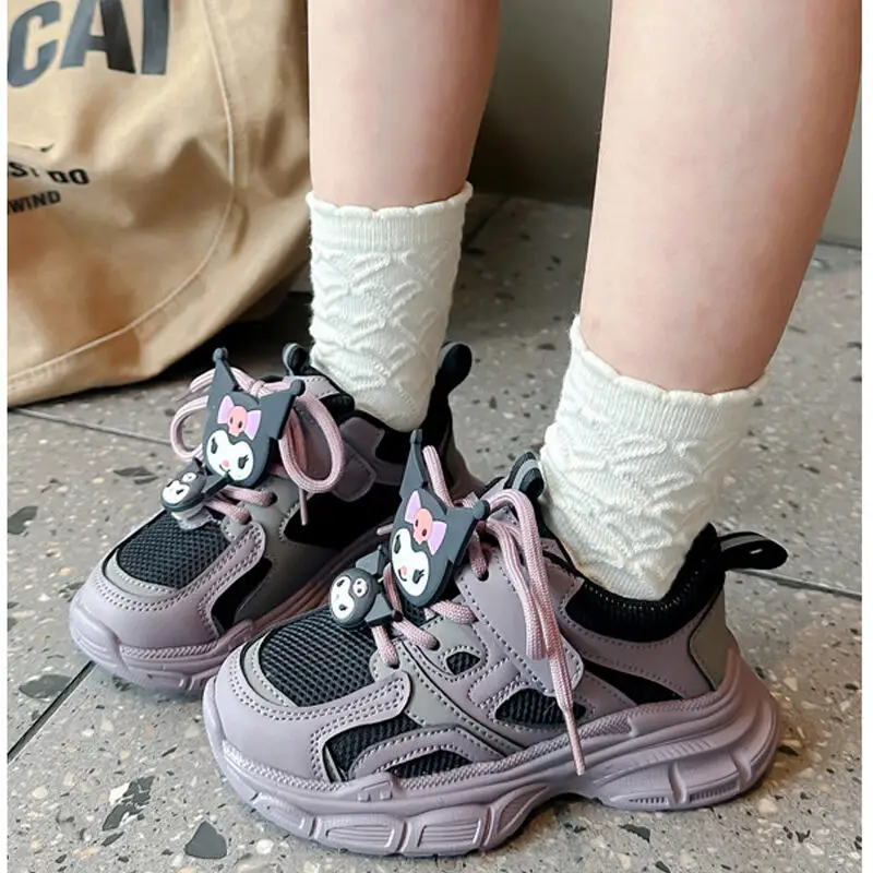 

Обувь Kuromi для девочек, аниме-фигурка, весна-осень, новые кавайные модные кроссовки с героями мультфильмов на мягкой подошве, дышащая противоскользящая ткань из сетчатой ткани