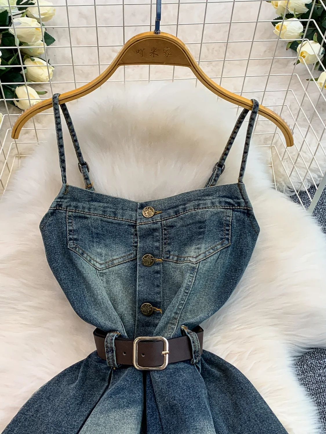 Sexy American Girl Single Button Strap Denim Dress Women Summer Retro Belted Waist Slimming Pleated Skirt Commute Style