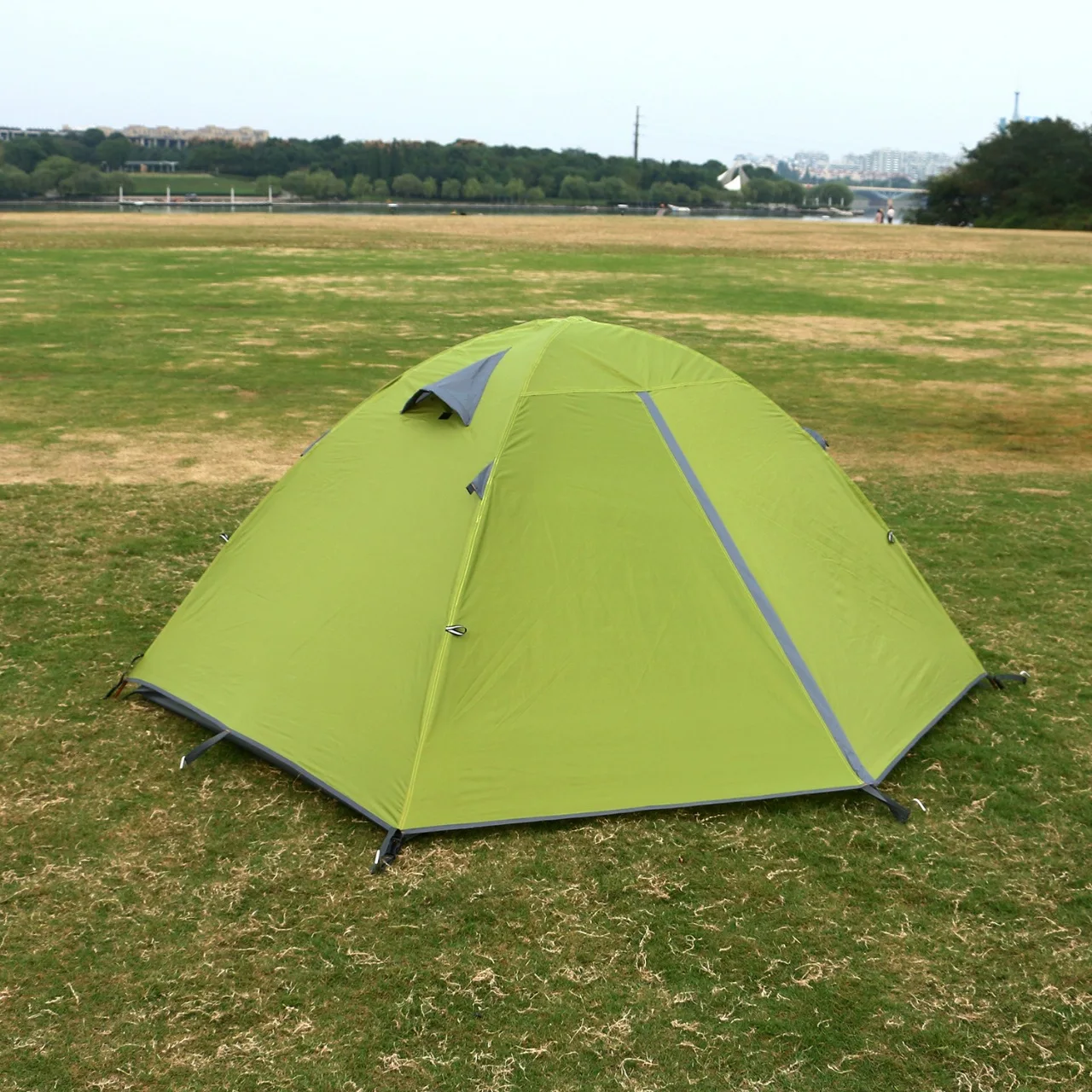 Tenda berkemah lipat portabel dua lapis, bahan kain Oxford, tahan hujan dan angin