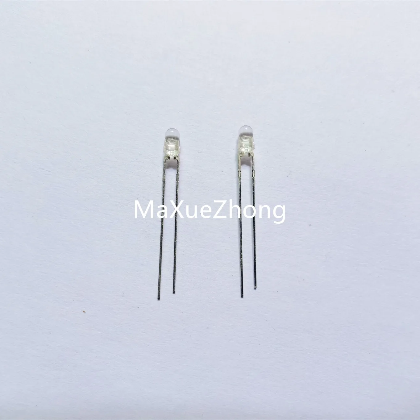 

Original new 100% HLMP-1340 3mm white red LED with high efficiency and super bright red light emitt ing diode (Inductor)