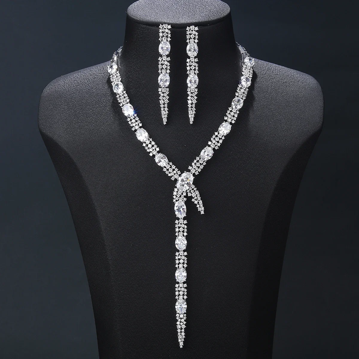 

Fashion Luxury Hollow Cubic Zirconia Long Necklace Clavicle Necklace Earrings set Wedding Jewelry Set CN10386