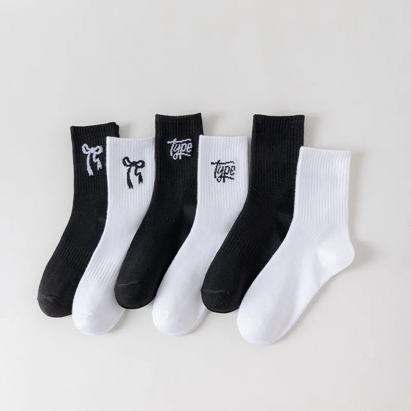 

Unisex Ins Fashion Mid-Calf Socks, Letter Print & Bow Knot Design, Black White Casual Sports Socks for Men, Women & Students
