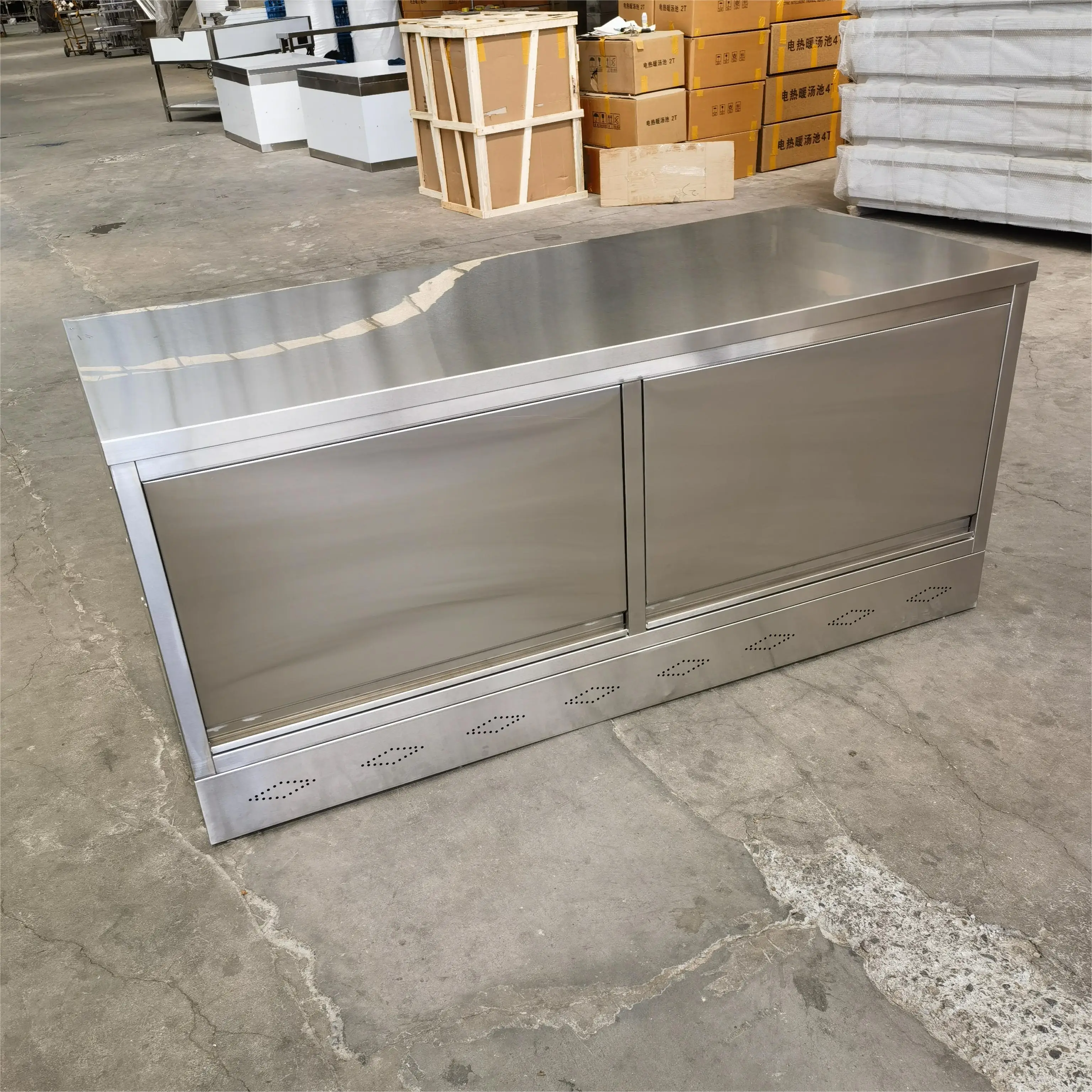Blat roboczy ze stali nierdzew – Commercial Kitchen Worktops recenzja i cena