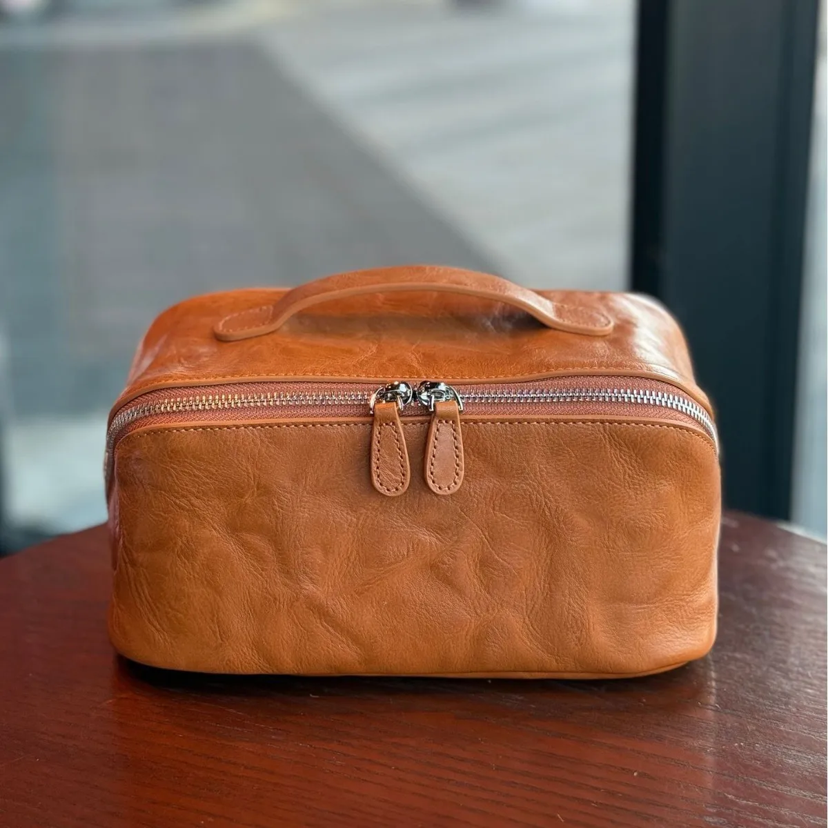 Vegetable tanned first layer cowhide portable cosmetic bag large capacity portable toilet bag leather travel storage bag