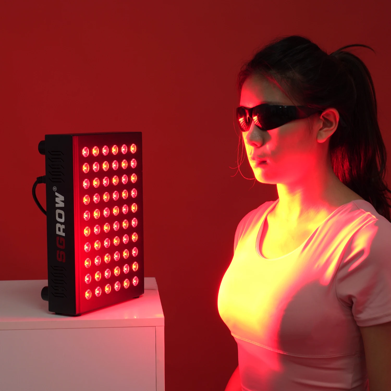 

Настольный LED-панельный светотерапевтический аппарат ES300 (630 нм, 660 нм, 810 нм, 830 нм, 850 нм) для терапии ближним инфракрасным и красным светом