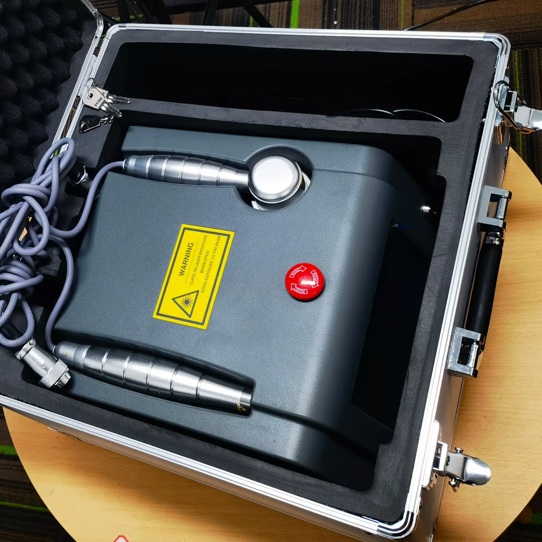 

Новейшая лазерная терапевтическая накладка 2026 года, 1055 мВт - большой зонный датчик для полного расслабления мышц спины и ног, а также снятия боли