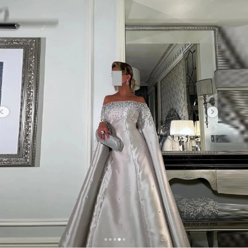 맞춤형 두바이 실버 이브닝 드레스 새틴 비즈 진주 스팽글 맞춤 제작 행사 드레스 A라인 오프숄더 롱 프롬 드레스