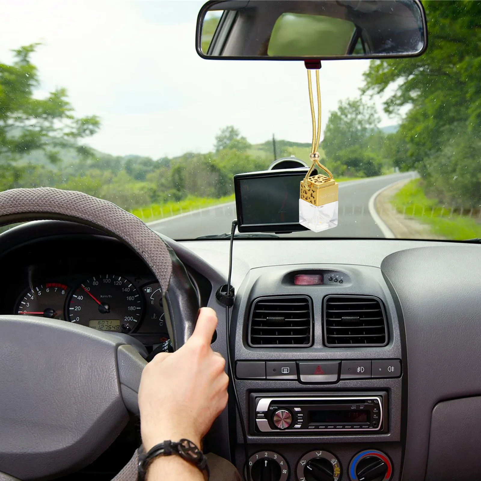 2Pcs Car Perfume Bottle Hanging Decoration Chic Glass Plastic Empty Bottles Fresh Air Diffuser for Car Home Office Bedroom