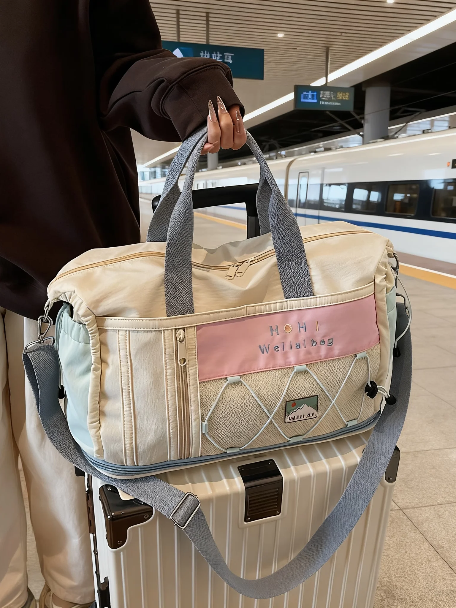 kangaroo-ort-trip-lightweight-large-capaci-handheld-travel-bag-women's-high-aesthetic-value-materni-storage-bag-lage