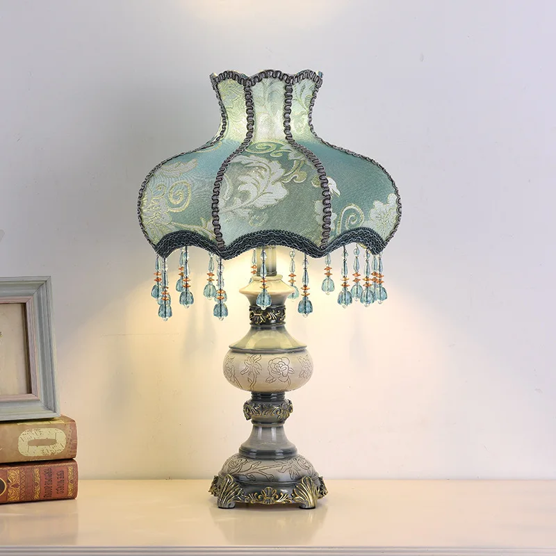 

European Bedside Lamp Bedroom Creative Luxury American Retro Personality Simple Modern Night Lamp Wedding Celebration Desk Lamp