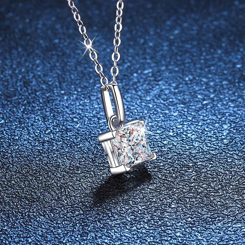 1.2ct 6*6mm Princess Cut Moissanite Ciondolo per le donne S925 Collana in argento sterling Festa Bitthday Regalo Gioielli all'ingrosso