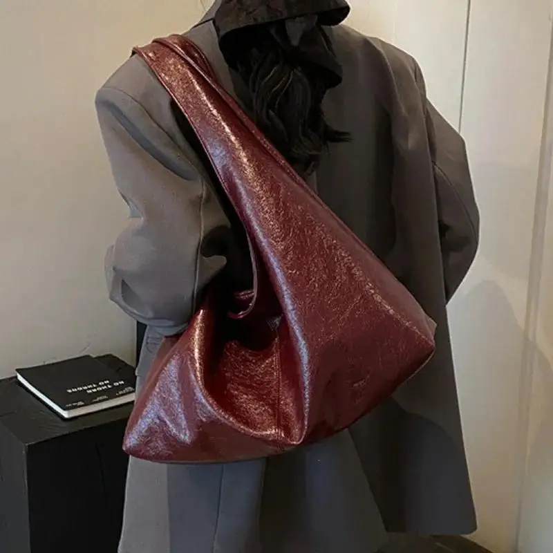 Large Capacity Womens Shoulder Bag Tote Crossbody Bag with Secure Buckle Durable and Fashionable view 3