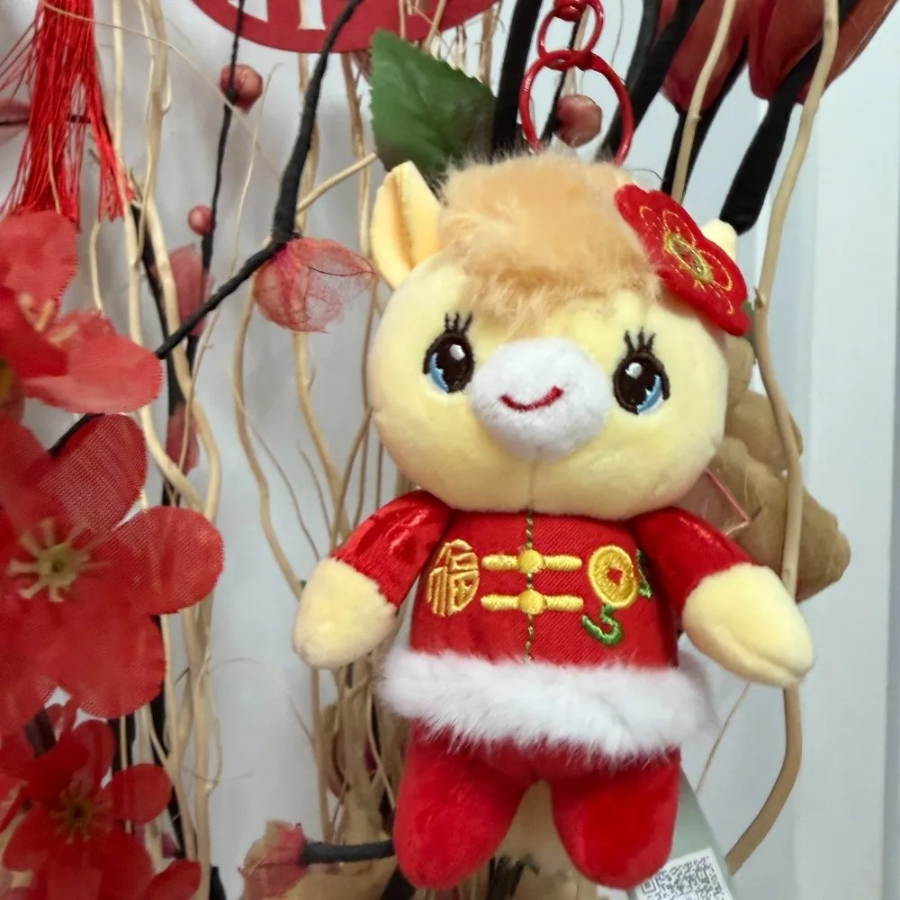 전통 중국 황도대 말 봉제 인형 빨간색 귀여운 조랑말 플러시 인형 탕복을 입은 만화 동물 새해 마스코트 홈 데코