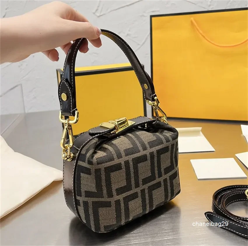 

Evening Bags Designer luxury Women Tote Fashion Bag Cross-body Handbags Classic Shoulder Handbag Wallet Flap Famous Purse Canvas