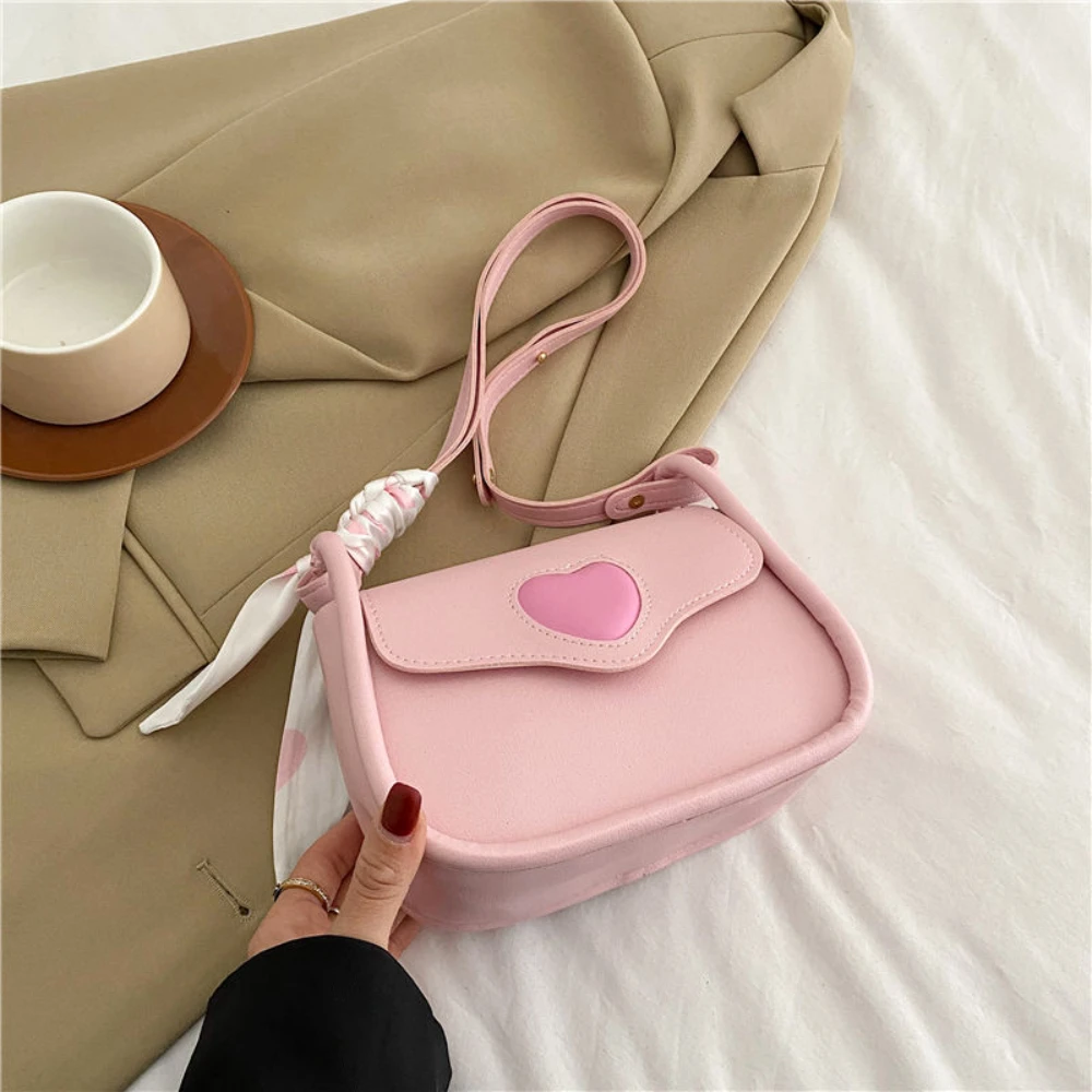 Slanting Cross Bag Female Hundred Fashion Love Retro Saddle Bag Niche Shoulder Bag