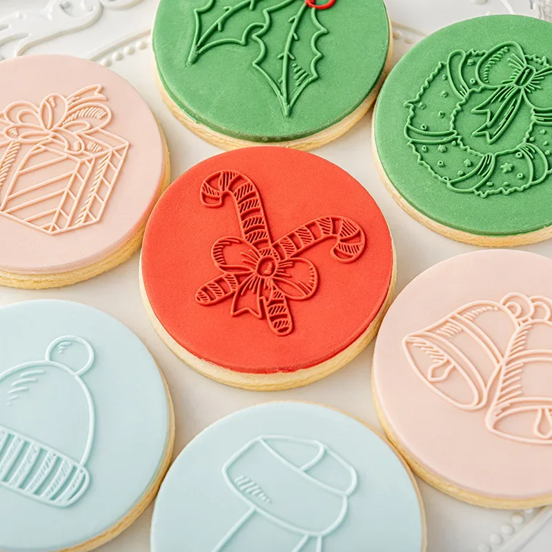 Christmas Acrylic Cookie Embosser Mold Snowman Santa Claus Gift Tree Fondant Biscuit Mold Embossing Stamp Christmas Baking Tools