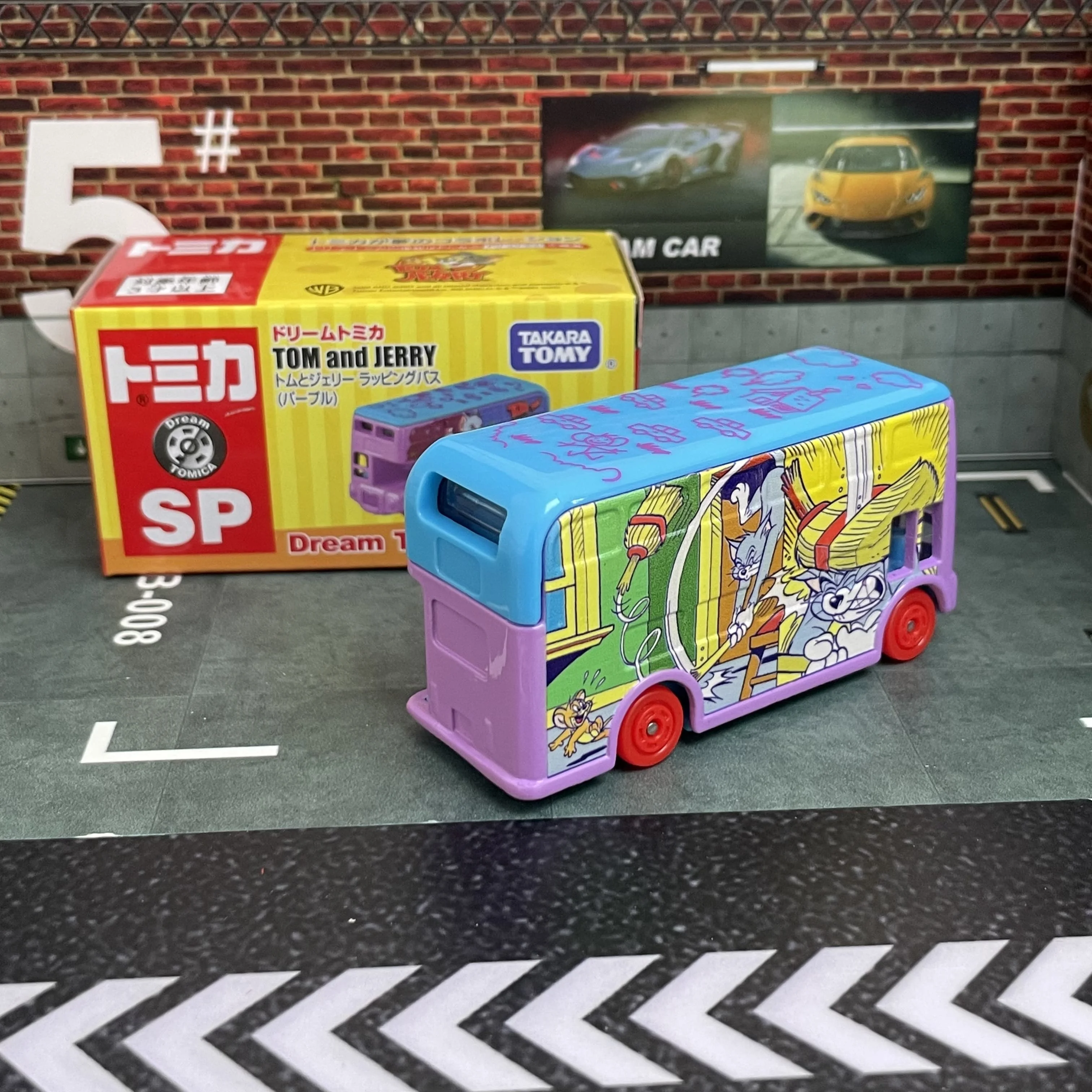 Takara Tomy Tomica Dream Tomica SP Tom en Jerry Wikkelbus Legering Auto Voertuig Diecast Metaalmodus Collectie Display Speelgoedcadeau