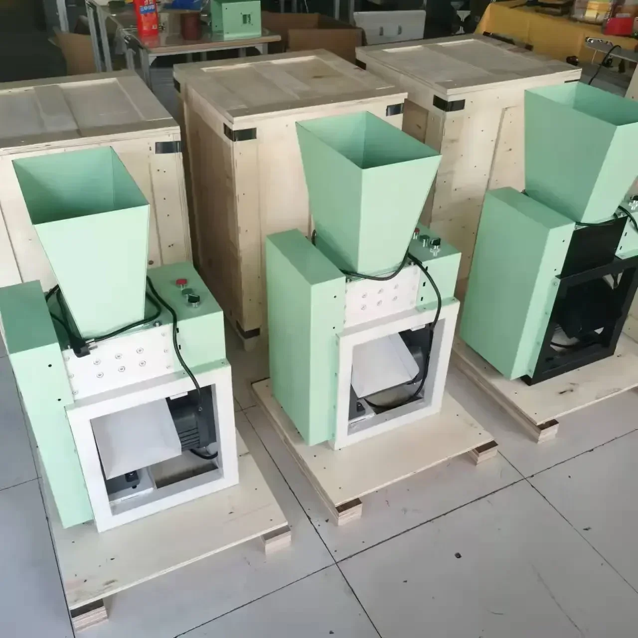 100type Mini Shredder Machine Rubber Metal Recycling Waste Small Lab Crushing Shredding Machine Waste Plastic 3mm Double Shaft