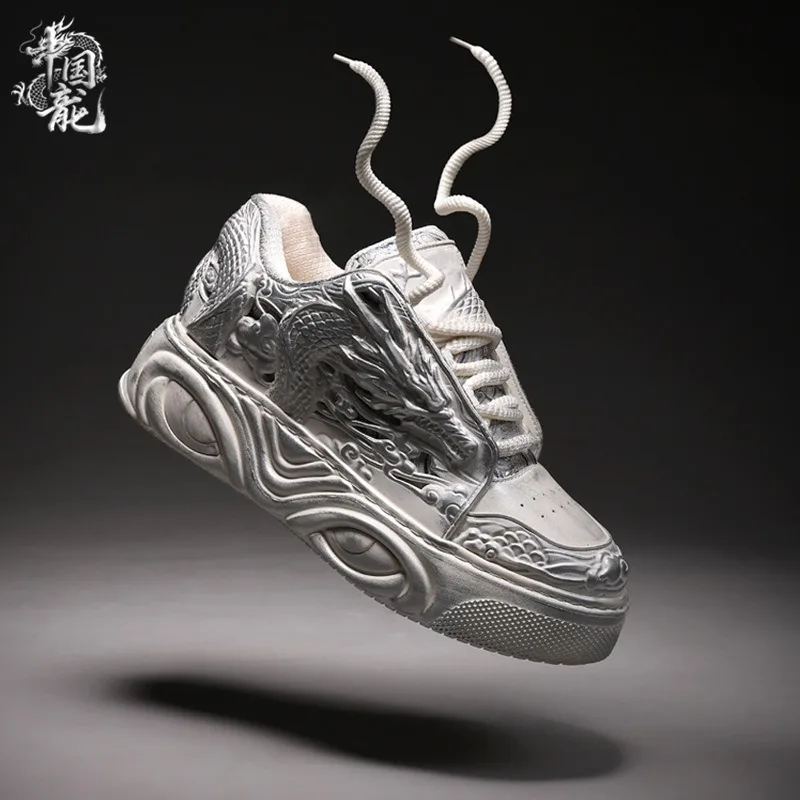 Men Dragon Totem Platform Board Shoes 2026 Low‑top Breathable Rubber Sole Wear‑resistant Lace‑up Casual Sneakers White Black