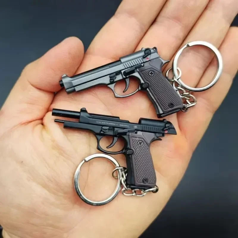 1:4 M92 Pistol Mini Gun Metal Keychain Pistol Revolver Shooting Keychain Fidget Gun Toy with Alloy Case Gift Decoration Toy