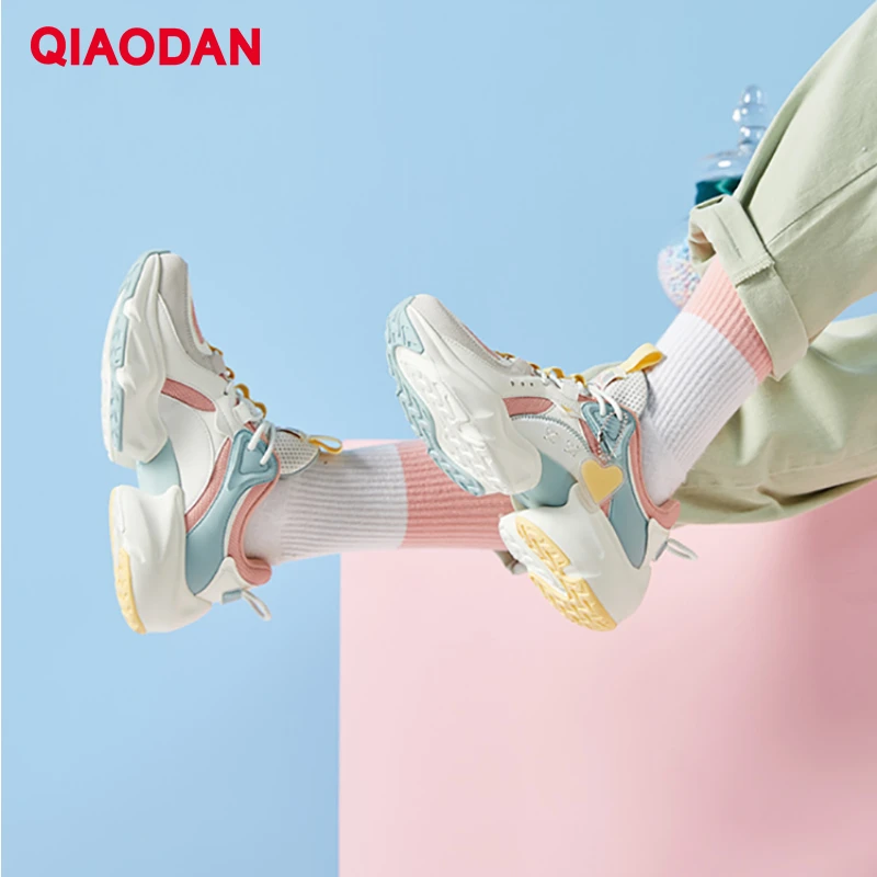 QIAODAN-zapatos informales para mujer, zapatillas de deporte de alta calidad con amortiguación, Estilo Vintage, para exteriores, para Primavera e