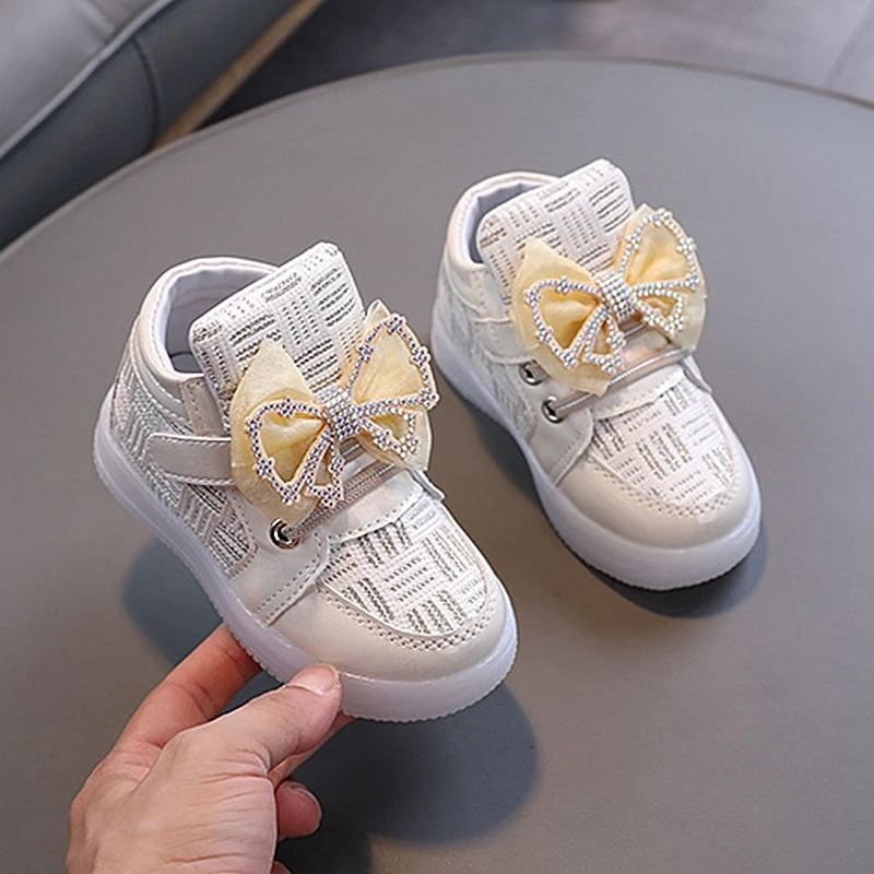 XUANMU Nové detské svietiace topánky Chlapci Dievčenské Protišmykové topánky Blikajúce svetlá Módne tenisky Batoľatá Malé deti LED tenisky Z0014_voghion.com