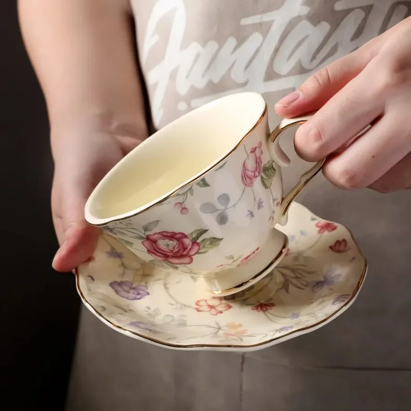 

European Style Gold-Plated Coffee A Luxurious High-End Feel, Gold Edged Ceramic And Plates With High Aesthetic Value, Palace