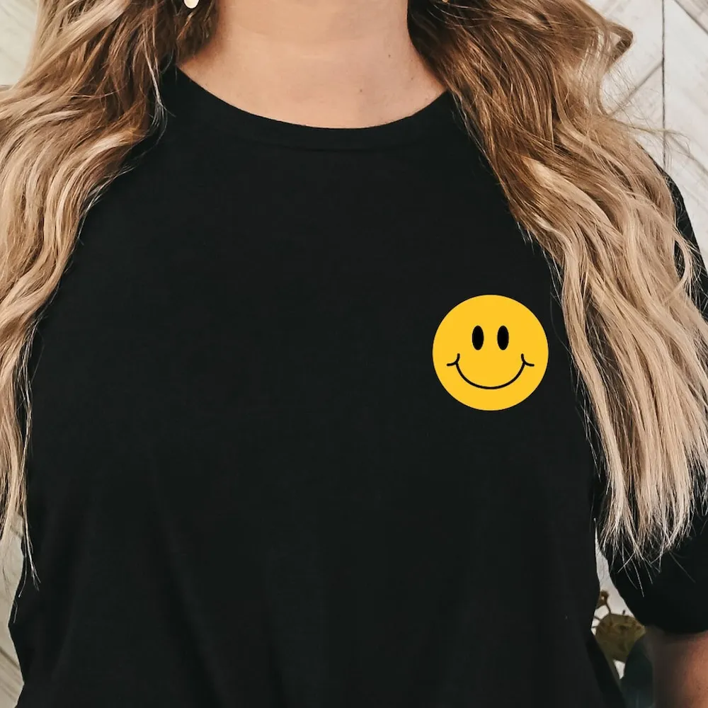 

Футболка с надписью «Happy Face» в стиле ретро
