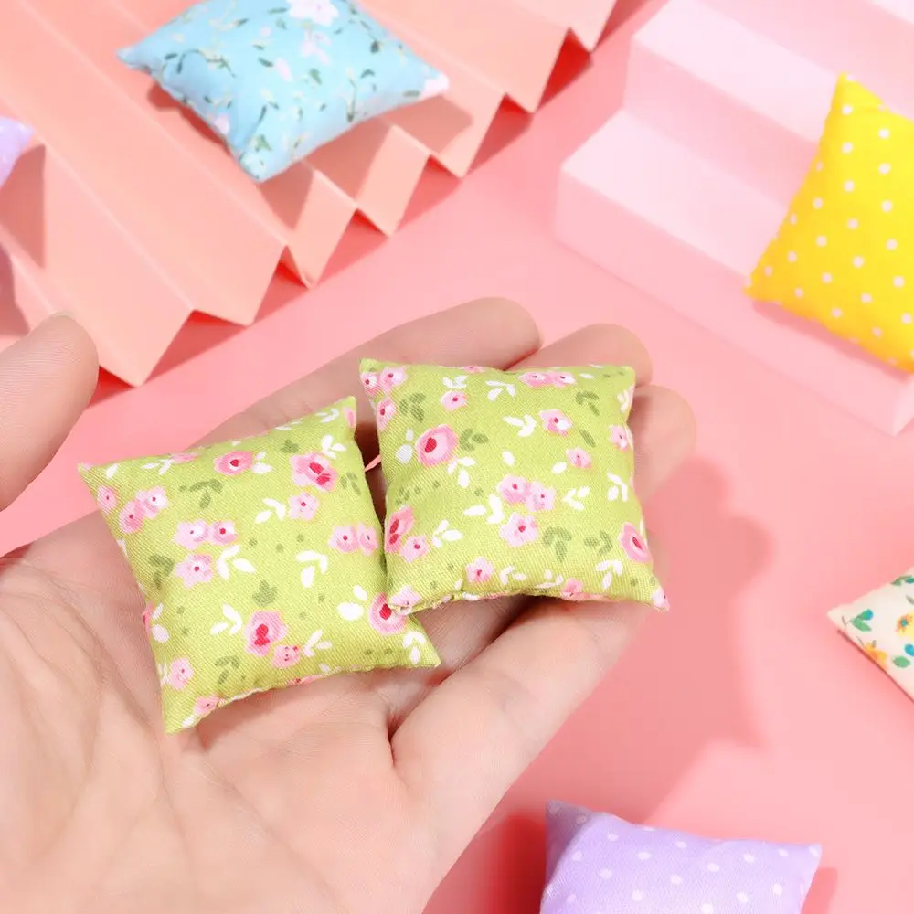 2 uds., juguetes de regalo, muebles, modelo, accesorios de escena, accesorios para muñecas, Mini almohadas para casa de muñecas, cojines en miniatura con estampado Floral